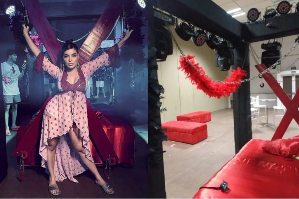 Fotografia colorida. No local, manequins com vestimentas sensuais e objetos eróticos ficaram disponíveis a qualquer um que quiser entrar.