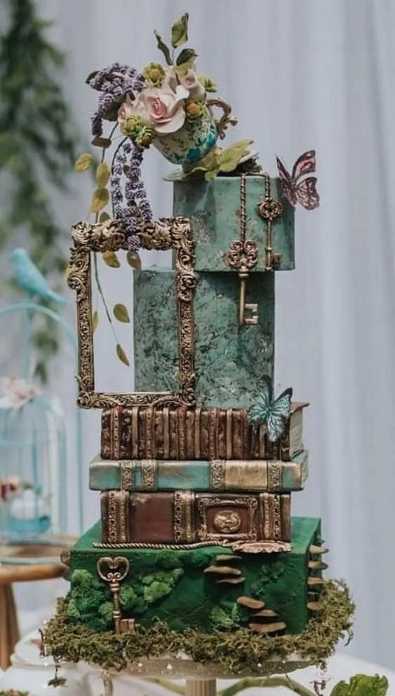 Na foto, um bolo de livros