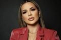 Deolane Bezerra, advogada e influenciadora digital. Ela tem pele clara, olhos escuros e longo cabelo loiro - Metrópoles