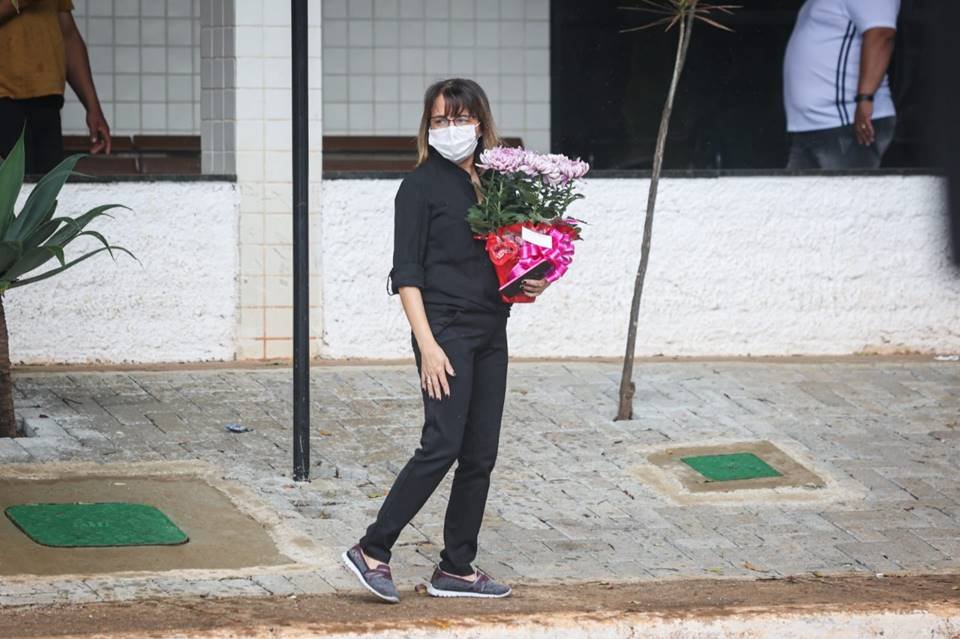 Enterro de Drielle Ribeiro, vítima de feminicídio no DF