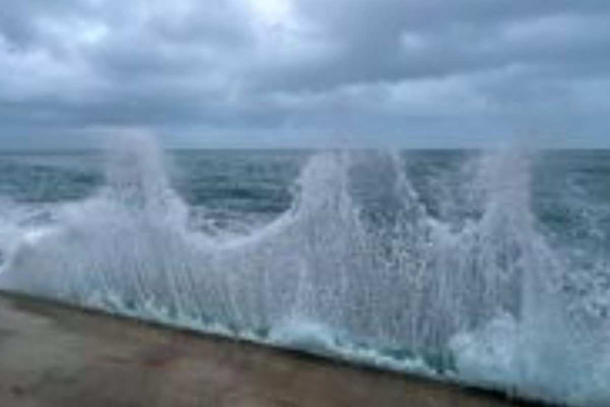 Mulher afirma ter visto Jesus Cristo em onda na praia: “Abençoada”