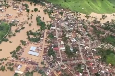 Chuvas deixam o sul da Bahia em situação dramática. Veja | Metrópoles
