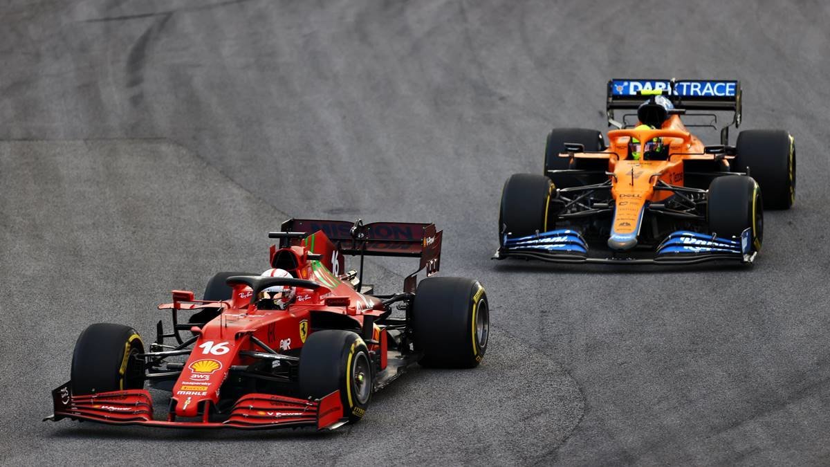 Fundo Vencedor No Objetivo De Corrida De Carros De Velocidade No