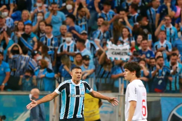 Série B de 2022 terá um pelotão de campeões - Grêmio - Jornal NH