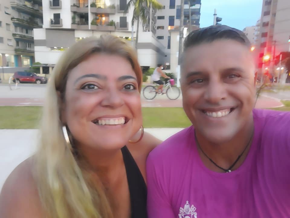 Sandra Ribeiro, de 53 anos, foi encontrada morta em sua casa, localizada em São Vicente, no litoral de São Paulo