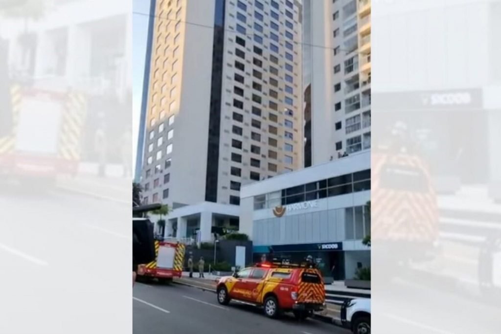 Mulher morre cai predio Goiania