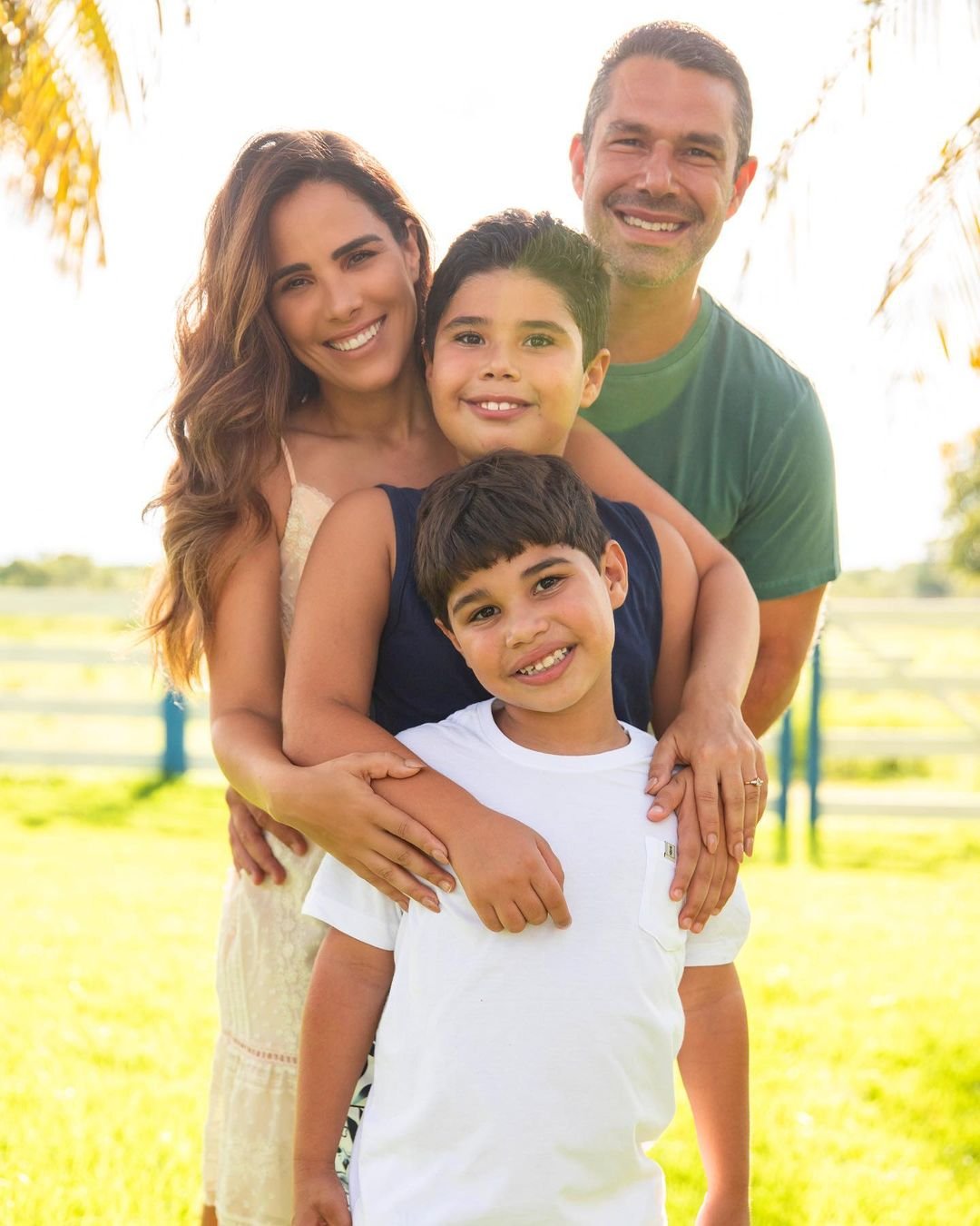 Wanessa Camargo, Marcus Buaiz e os dois filhos do casal