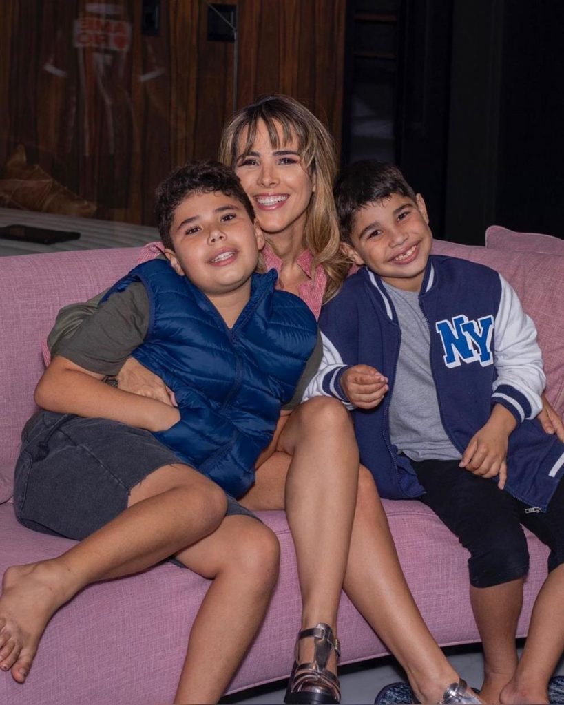Wanessa Camargo com os dois filhos