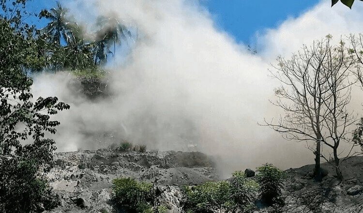 Terremoto de magnitude 7.3 atinge a Indonésia