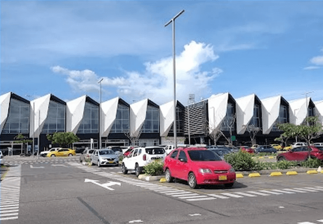 Duas explosões em aeroporto na Colômbia deixam três mortos