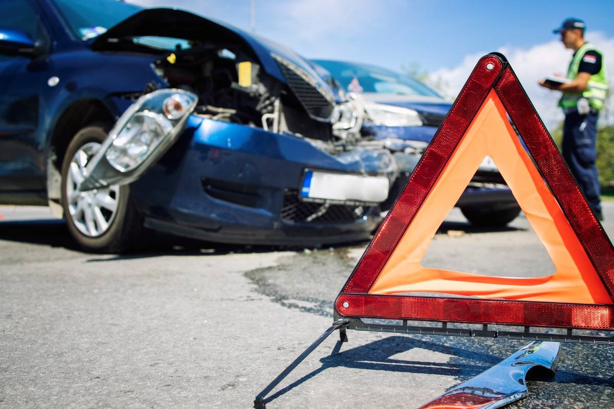 Usar o celular enquanto dirige pode tirar a vida de alguém Metrópoles Usar o celular enquanto dirige pode tirar a vida de alguém Metrópoles