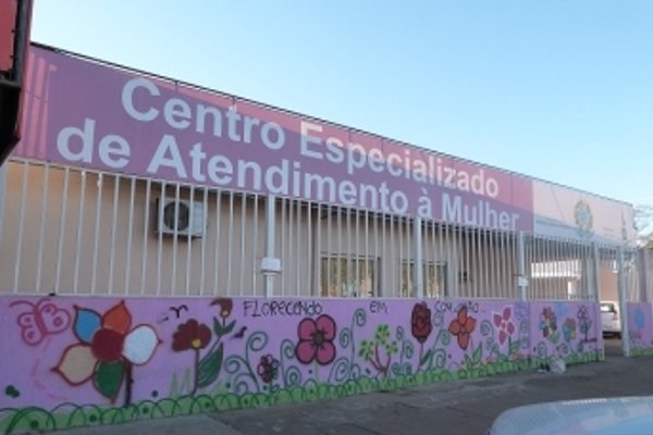 In the colored picture, the entrance of one of the CEAM units in the DF can be seen
