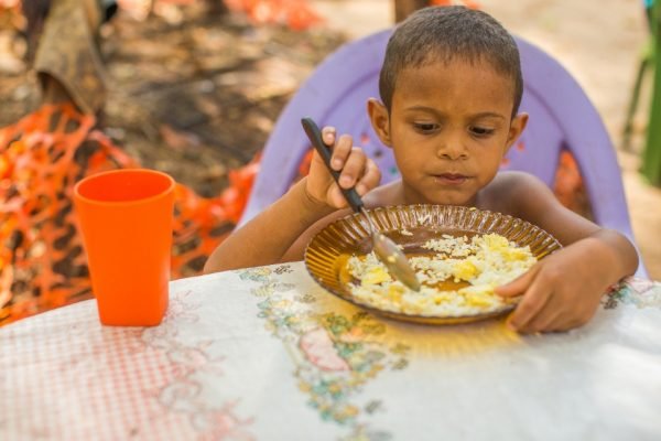 Unicef: 72% de crianças de lares mais pobres passaram fome na pandemia