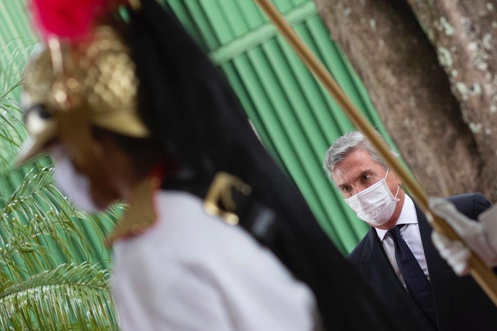 Ex presidente Fernando Collor durante Posse André Mendonça como ministro do STF 2