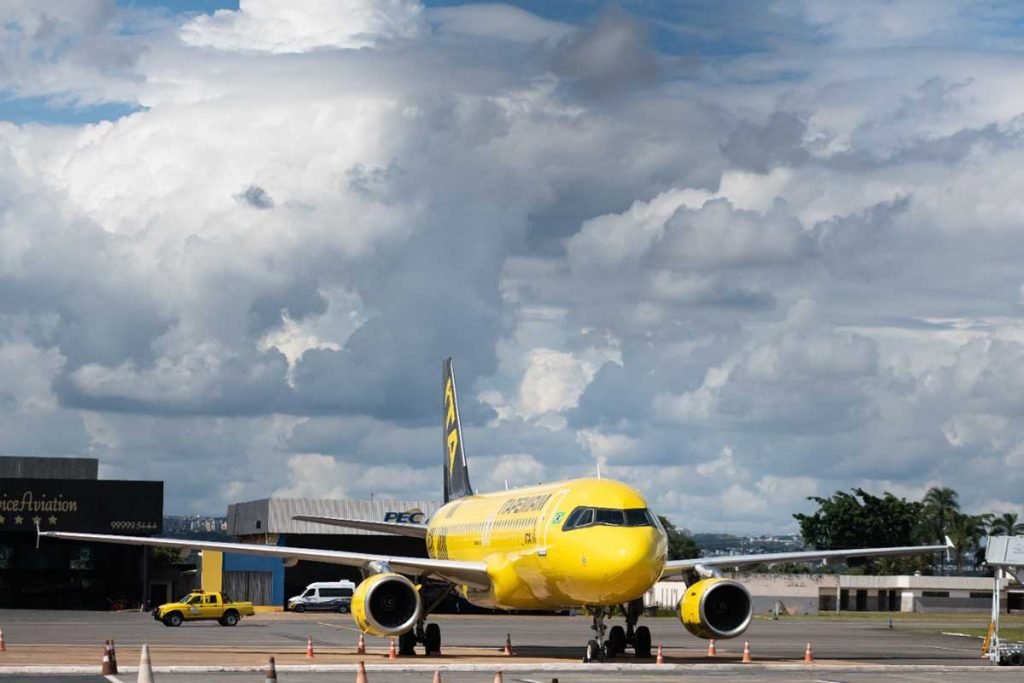 Aeronave da companhia Itapemirim Transportes Aéreos, q anunciou a suspensão temporária de suas operações no Brasil na noite dessa sexta-feira 4