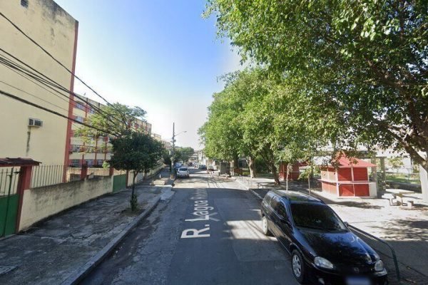 Rua onde seis pessoas foram atingidas por tiros em Inhaúma