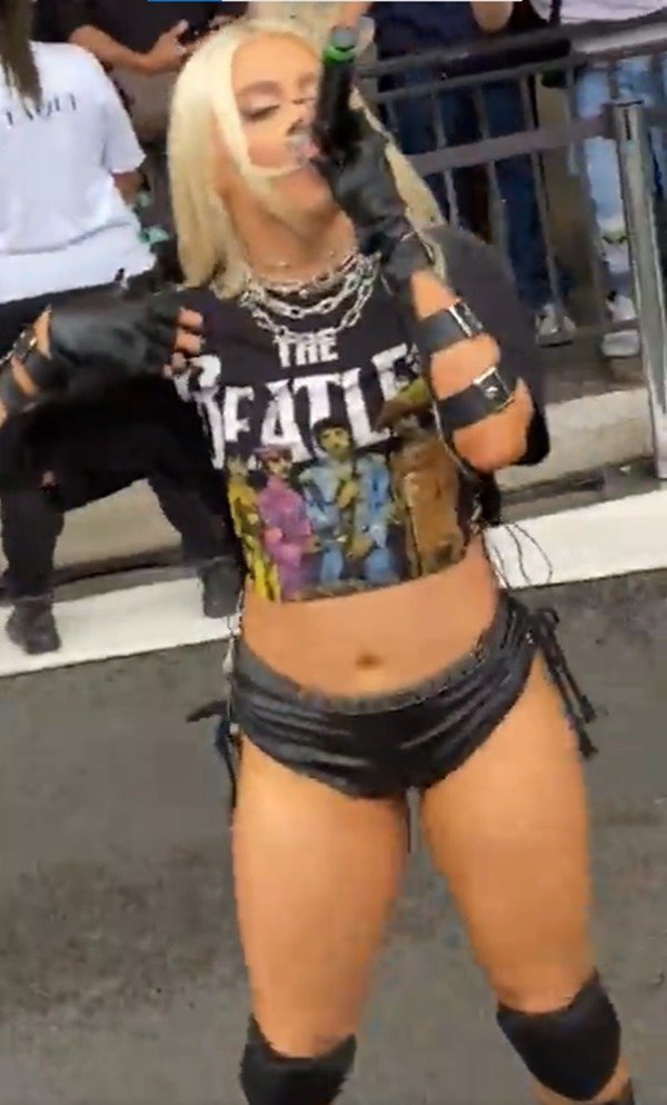 Luisa Sonzafaz show de graça na Avenida Paulista