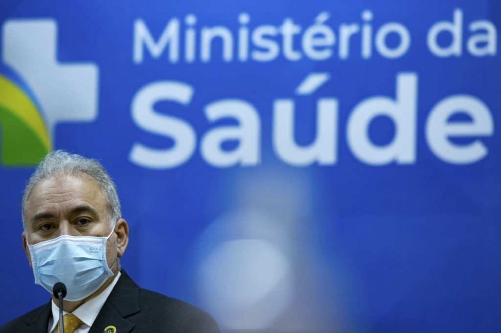 O ministro da Saúde, Marcelo Queiroga, e o ministro interino Relações Exteriores, Paulino Franco de Carvalho Neto, anunciam medida de cooperação humanitária internacional no enfrentamento à Covid-19 2