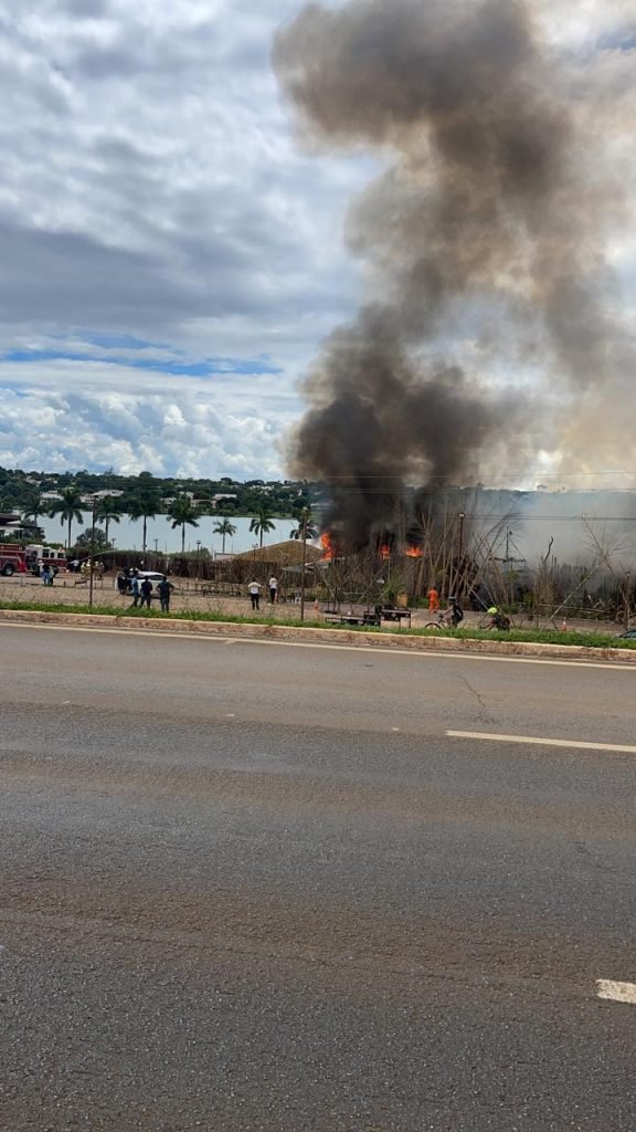 Incêndio no restaurante Maaya, no Setor de Clubes Sul