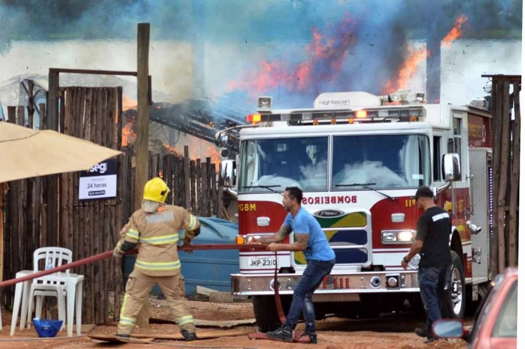 Incêndio no complexo Casa Maaya
