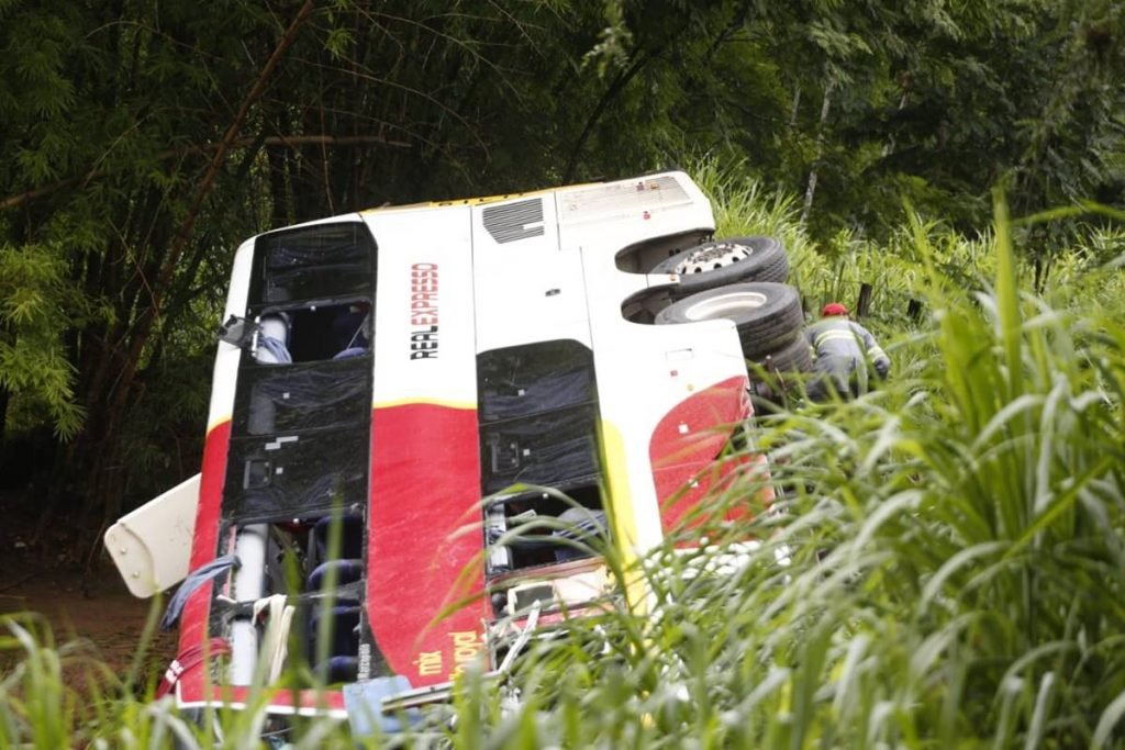 Acidente com ônibus em Aparecida de Goiânia (GO)