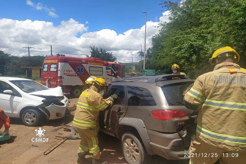 G1 - Colisão entre quatro veículos deixa quatro feridos em Brazlândia, no  DF - notícias em Distrito Federal