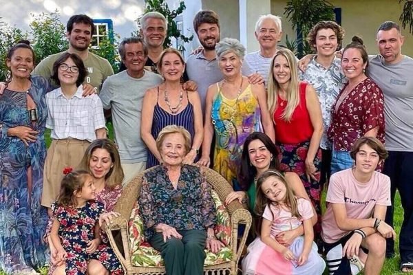 A família de Tarcísio Meira e Glória Menezes comemorou o Natal na fazenda