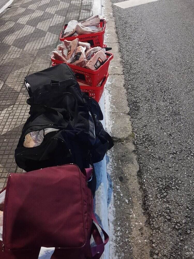 Os homens foram presos após roubarem um estabelecimento comercial na Avenida Brigadeiro Luis Antônio, no bairro Bela Vista