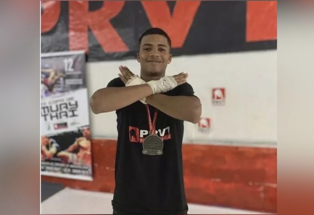 Lutador Vítor Reis de Amorim, de 19 anos, foi assassinado em um bar no Morro da Jaqueira, em São Gonçalo, na Região Metropolitana do Rio