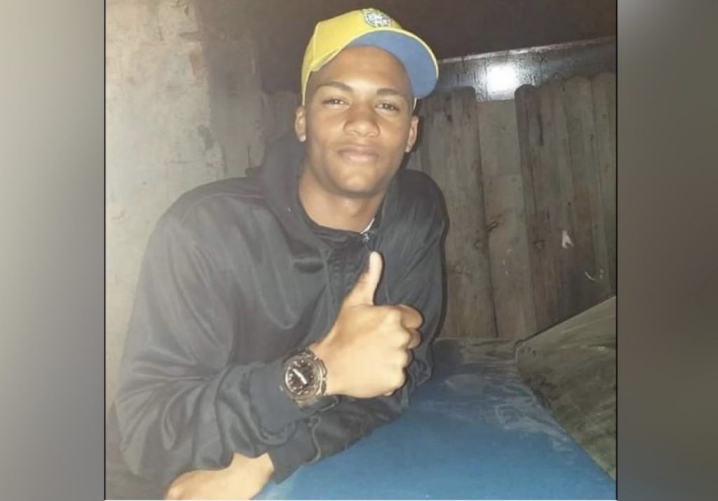 Lutador Vítor Reis de Amorim, de 19 anos, foi assassinado em um bar no Morro da Jaqueira, em São Gonçalo, na Região Metropolitana do Rio