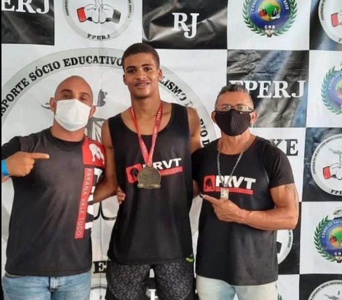 Lutador Vítor Reis de Amorim, de 19 anos, foi assassinado em um bar no Morro da Jaqueira, em São Gonçalo, na Região Metropolitana do Rio