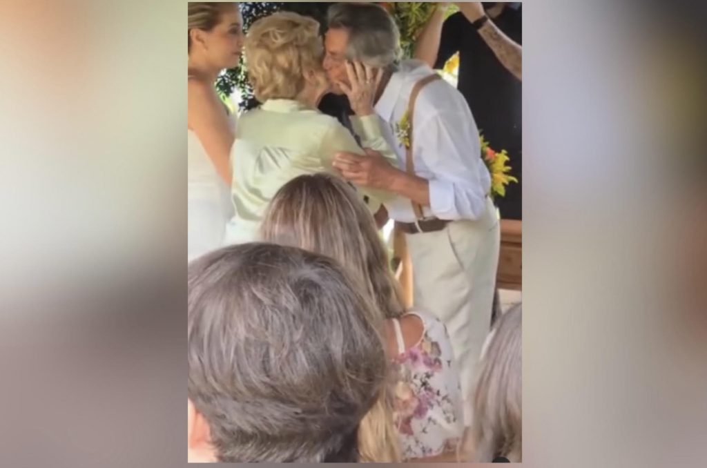A atriz Glória Menezes casou a filha, Maria Amália, na sua fazenda em Porto Feliz, no interior de SP