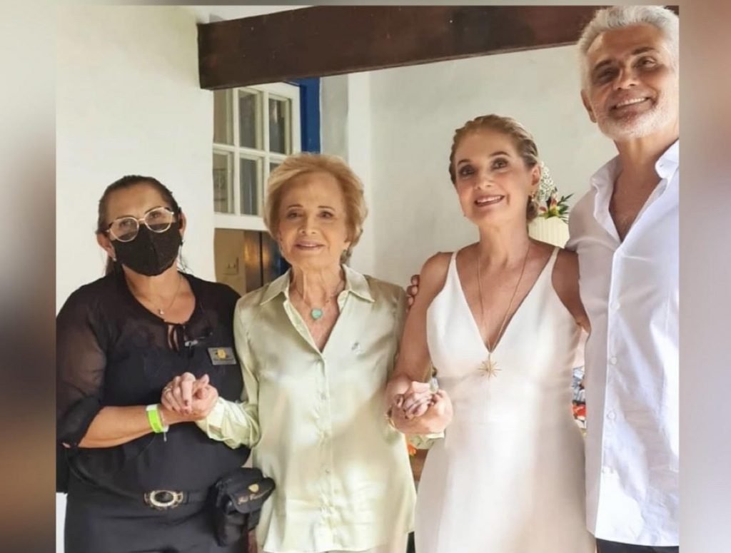 A atriz Glória Menezes casou a filha, Maria Amália, na sua fazenda em Porto Feliz, no interior de SP