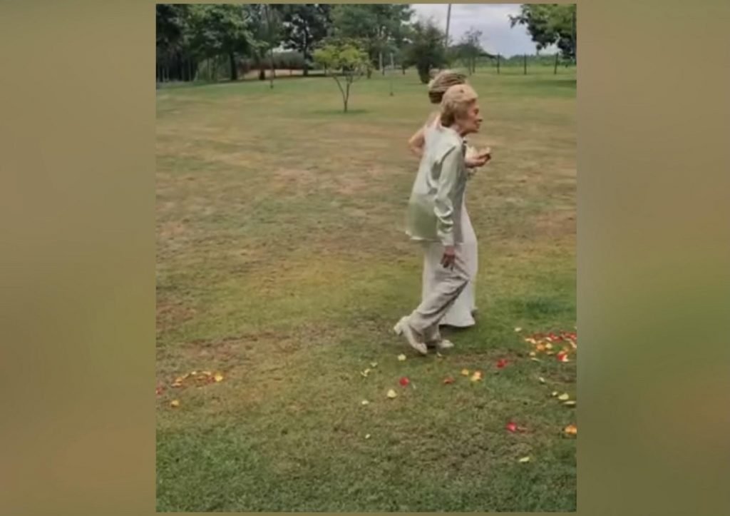 A atriz Glória Menezes casou a filha, Maria Amália, na sua fazenda em Porto Feliz, no interior de SP