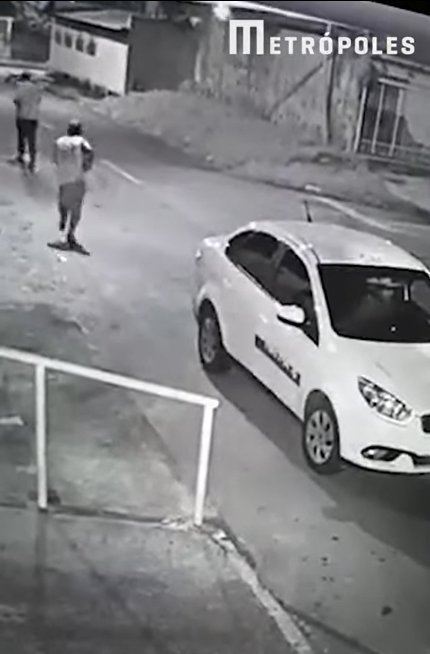 dois homens correndo