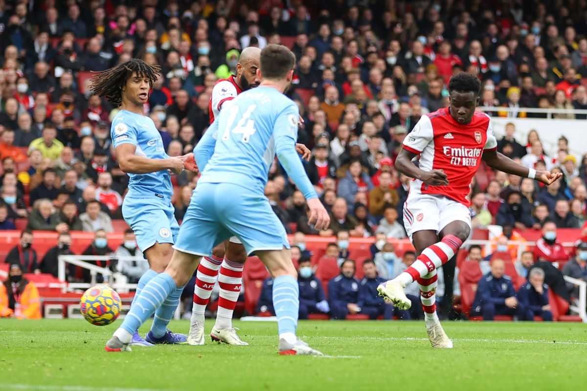 No primeiro jogo de 2022, City vira e bate o Arsenal em Londres