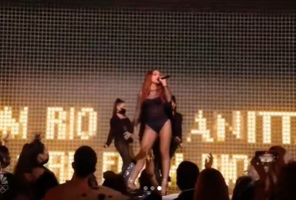 Anitta na festa da Miley Cyrus