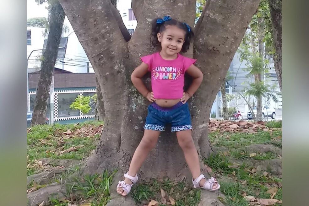 Menina de 2 anos morre após acidente com presente pedido no Natal |  Metrópoles