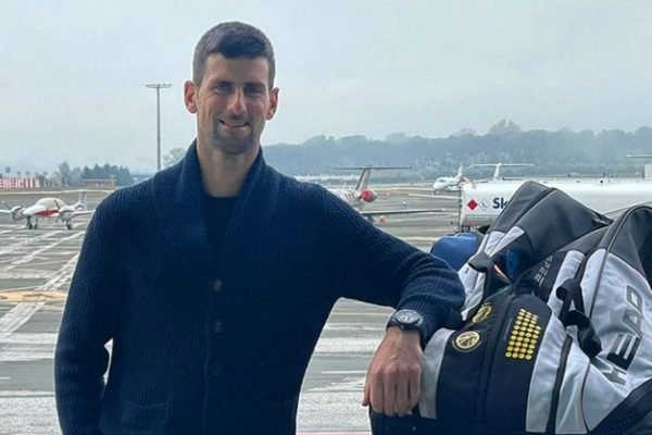 Djokovic no aeroporto