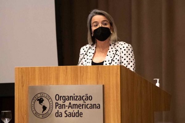 Rosana Leite de Melo, secretária Extraordinária de Atenção à Covid-19 do Ministério da Saúde, em audiência pública sobre a vacinação contra a Covid-19 em crianças entre 5 e 11 anos.