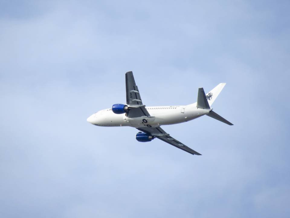 Finlândia fecha uma das últimas portas de espaço aéreo para a Rússia