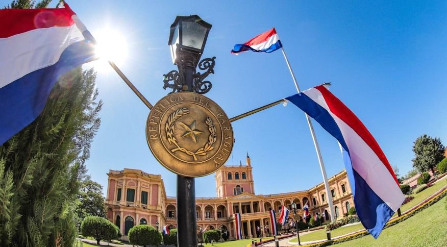 Militar paraguaio é morto por cervo em palácio presidencial