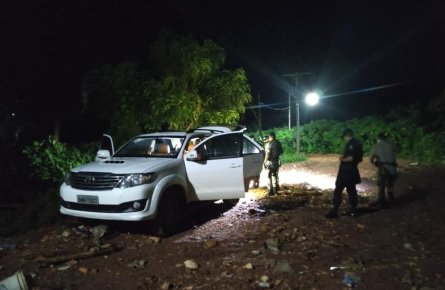 Toyota do dono de cartório em que ele foi levado para ser morto em canavial, em Rubiataba, Goiás