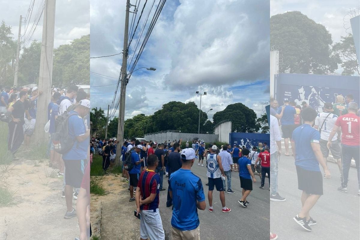 Torcida do Cruzeiro protesta no CT do clube e ameaça jogadores. Vídeo