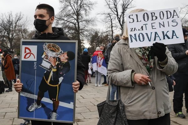 Djokovic protestos