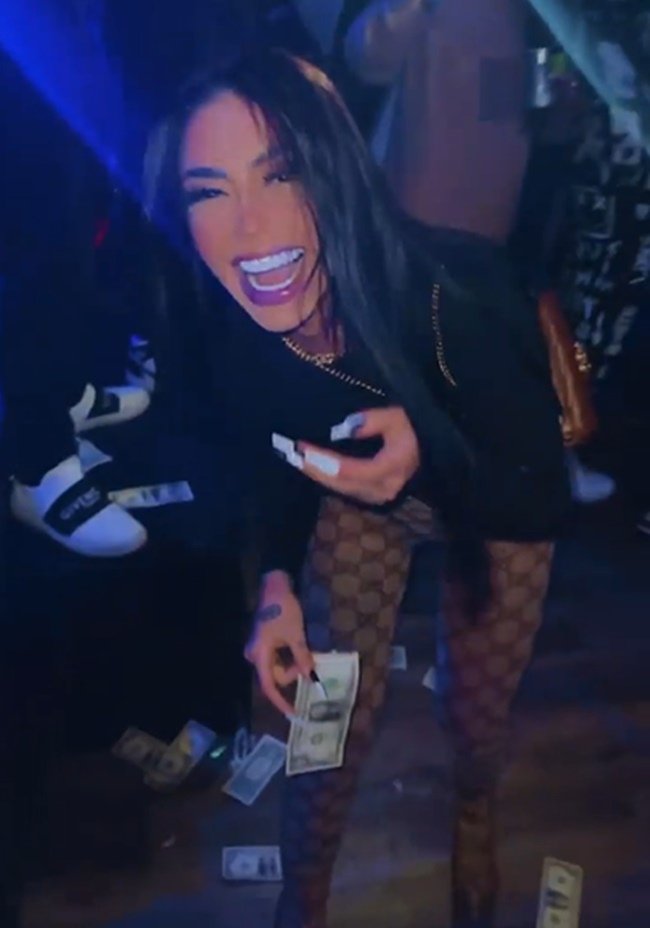 MC Mirella