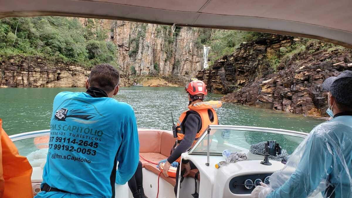 Autoridades alemãs suspendem buscas por marinheiros desaparecidos