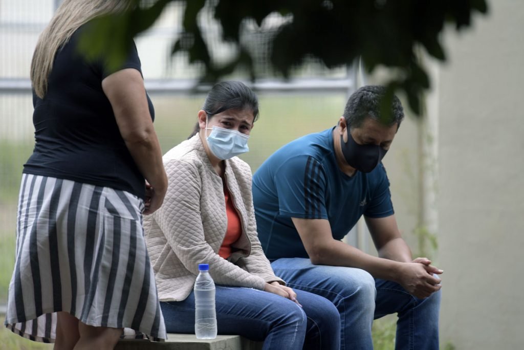 tragedia capitolio minas gerais acidente lancha e desmoronamento rocha vitimas MG 3