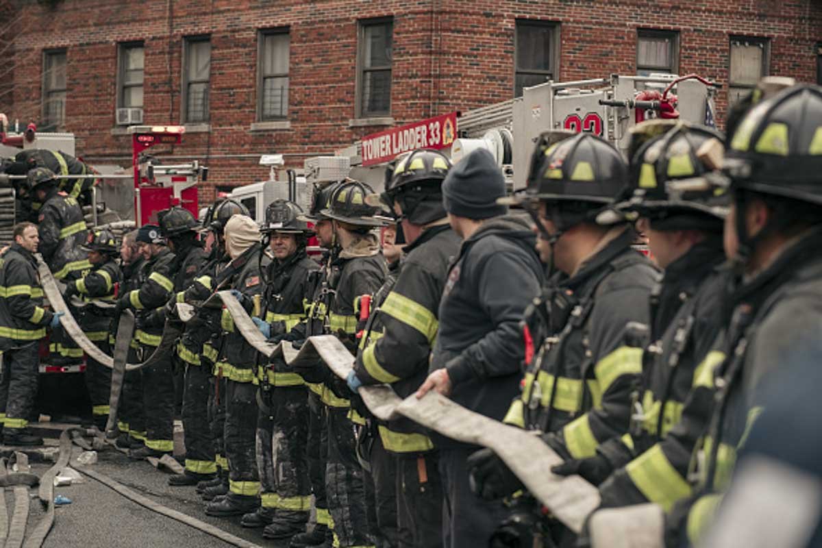 Incêndio em Nova York provoca a morte de 19 pessoas; nove são crianças
