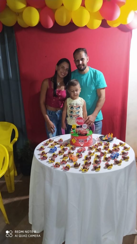 Arthur Miranda em aniversário antes de se afogar em piscina em Goiás
